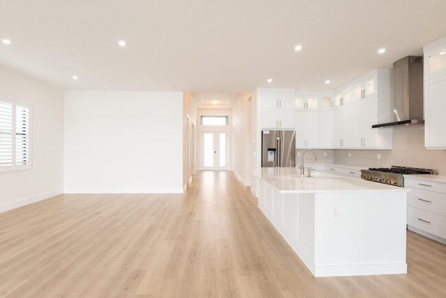Building Photo - 12705 Solana Bay Cir