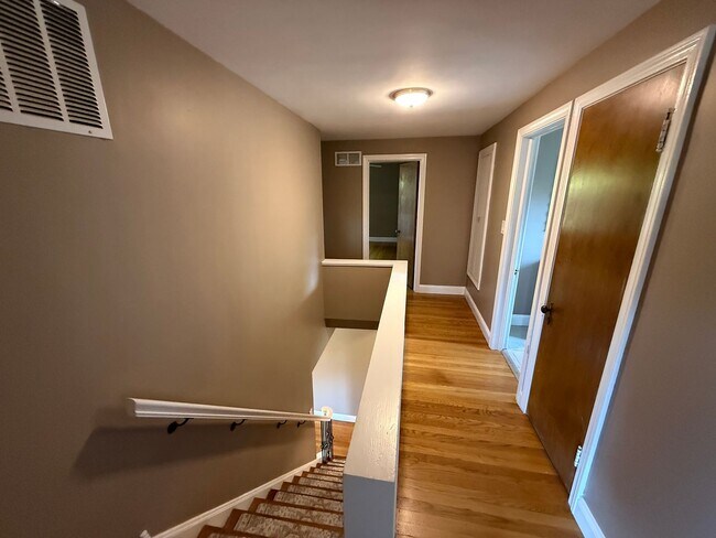 Building Photo - Spacious 4-Bedroom Property with In-Law Su...