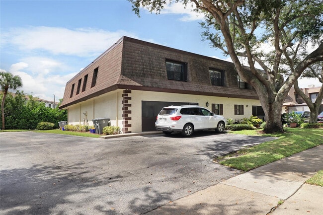 Building Photo - 9390 SW 61st Way