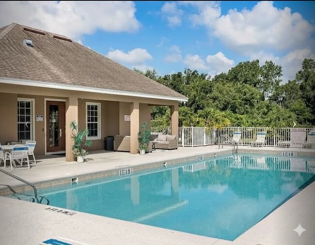 Building Photo - 6502 Sedgeford Dr
