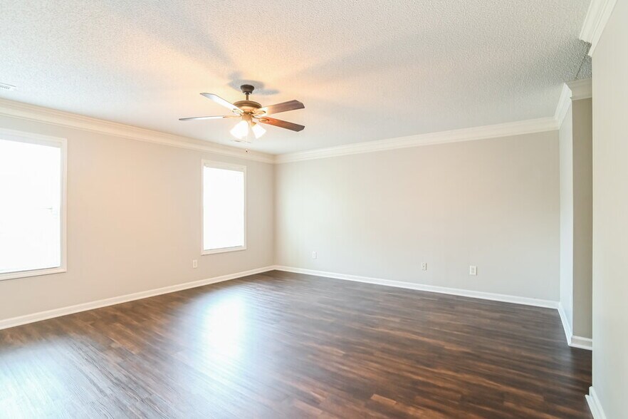 Building Photo - 2739 Highland Park Dr