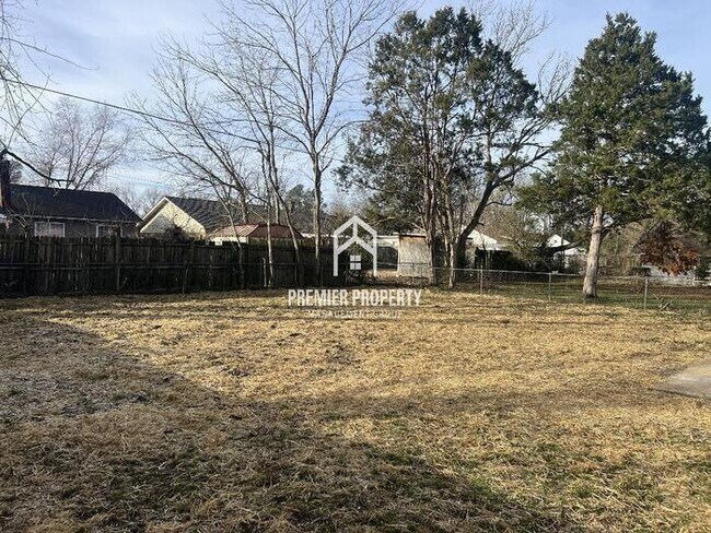 Building Photo - 6313 Leamont Dr