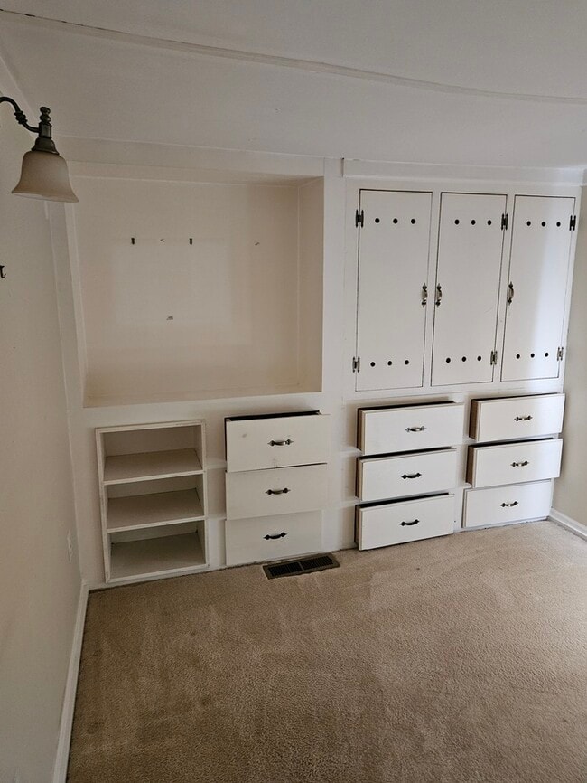 Building Photo - 2 Bedroom 2 Baths Ranch Home