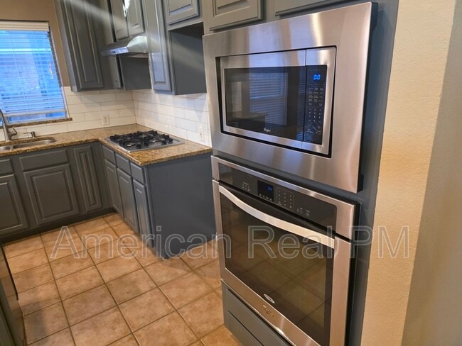 Building Photo - 8209 Bulrush Dr