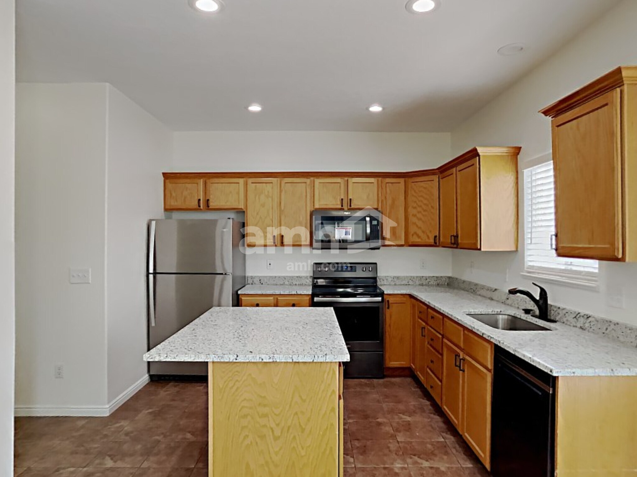 Building Photo - 7506 Addison Ave