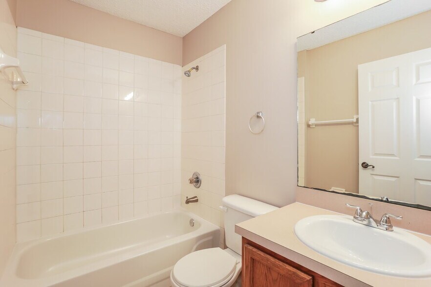 Building Photo - 3111 Wavering Ln