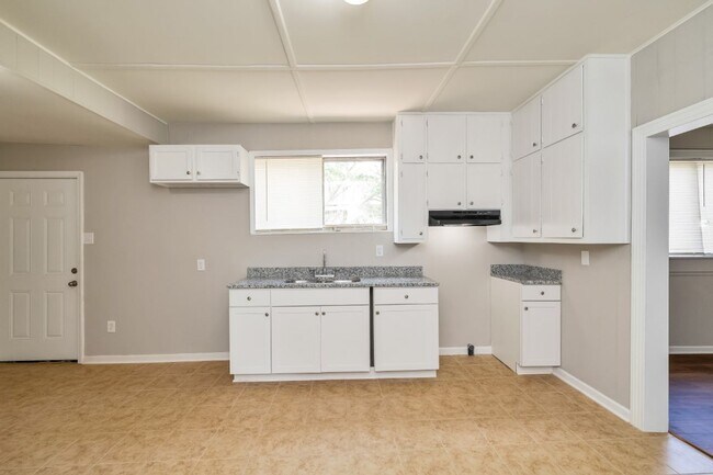 Building Photo - Beautifully Renovated Docena Home – Pet Friendly & Move-In Ready!