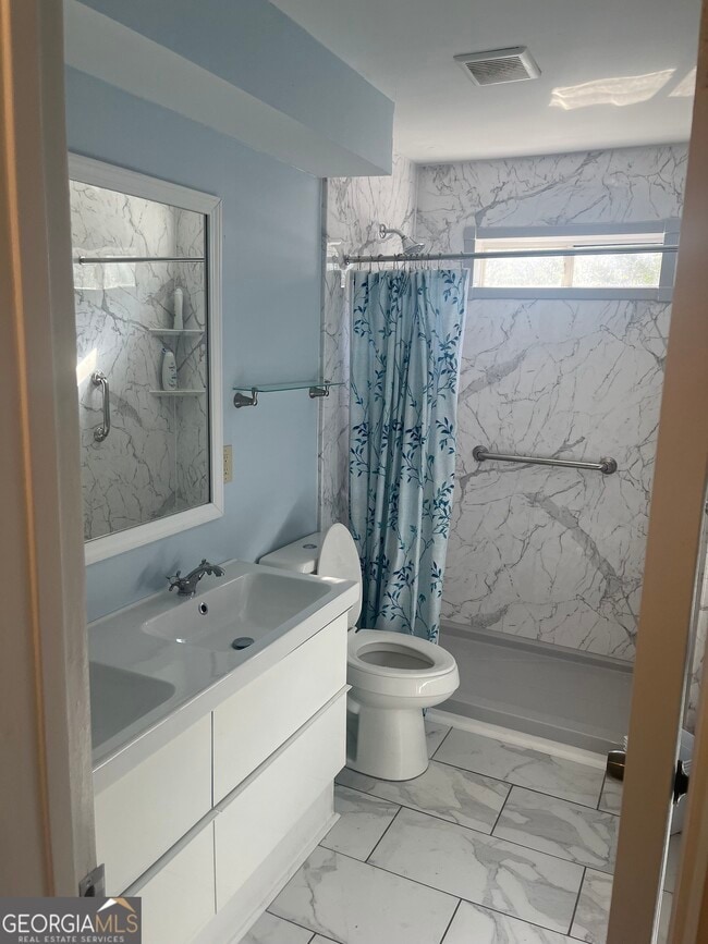 Building Photo - 2894 Randall St