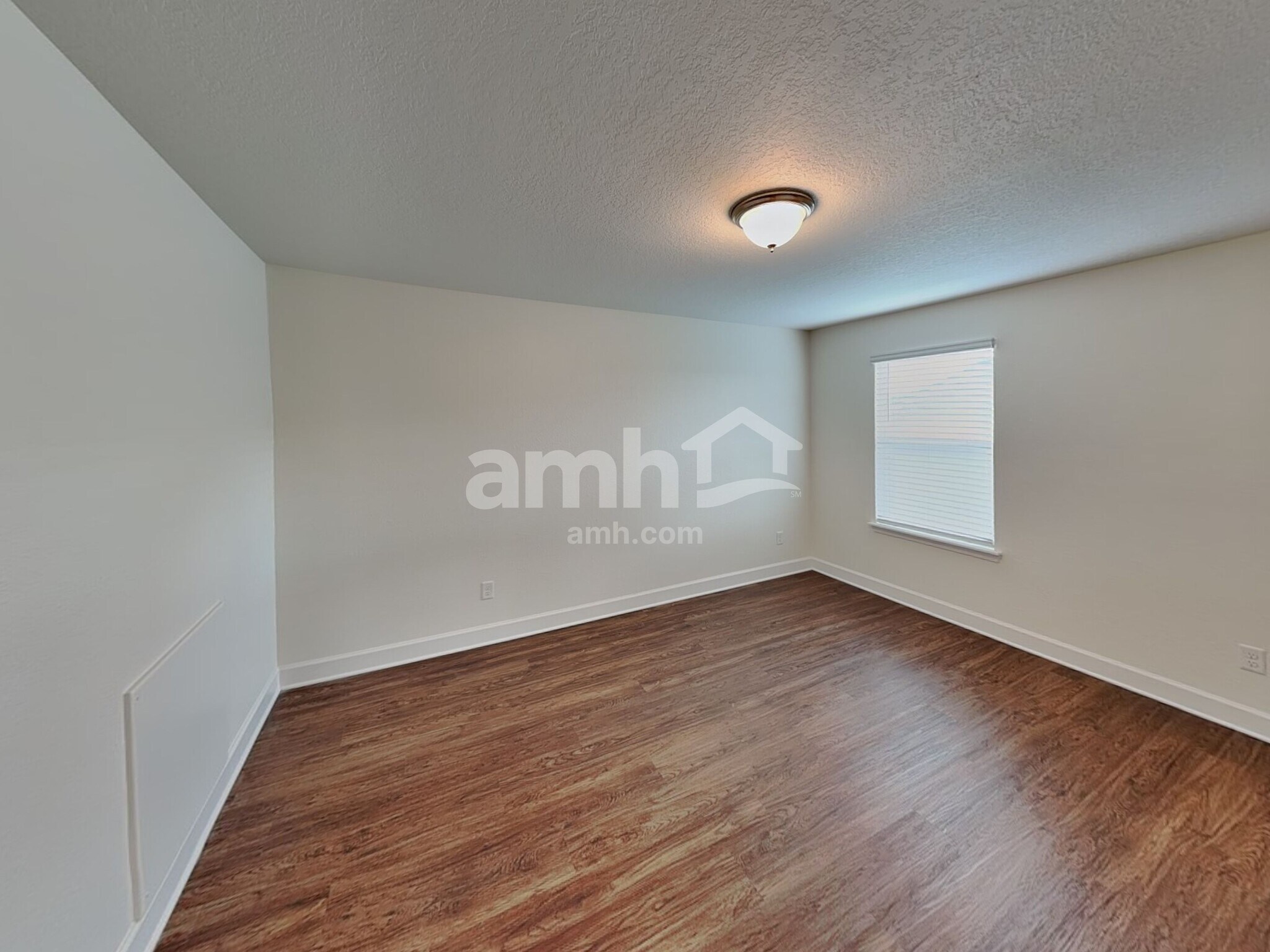 Building Photo - 158 Opal Way