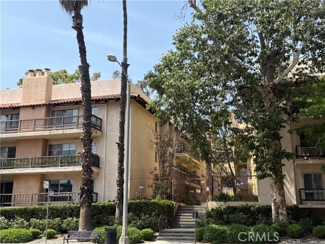 Building Photo - 1127 E Del Mar Blvd