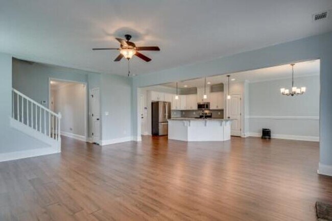 Building Photo - 171 Radcliff Dr