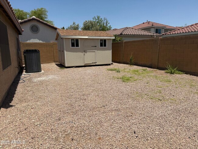 Building Photo - 2358 E Peach Tree Dr