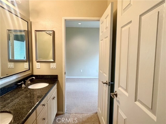 Building Photo - 266 S Redwood Ave