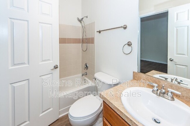 Building Photo - 45 Sycamore Ave