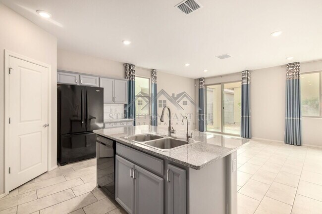 Building Photo - 55 E Constitution Dr