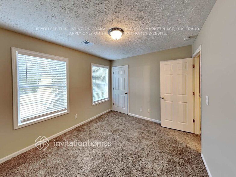 Building Photo - 6021 Woodcreek Dr
