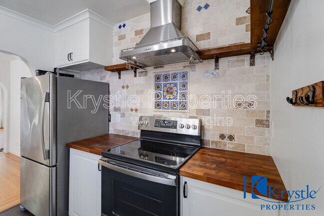 Building Photo - 1616 Fern Pl