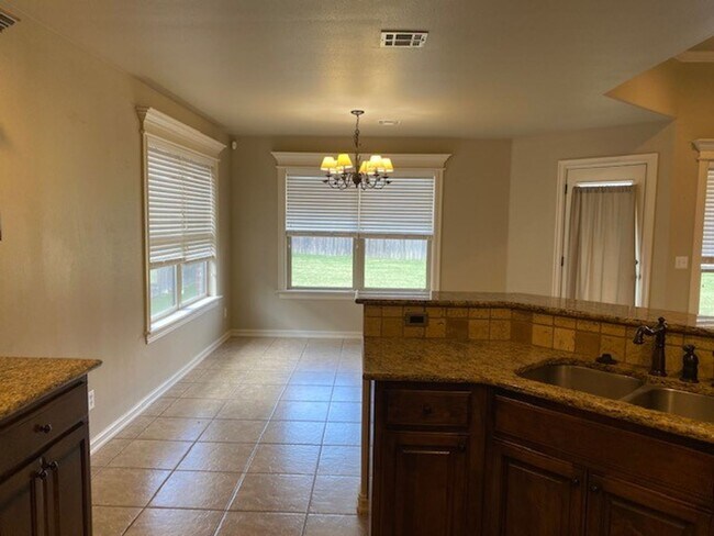 Building Photo - 3 Bed | 2 Bath | Jenks