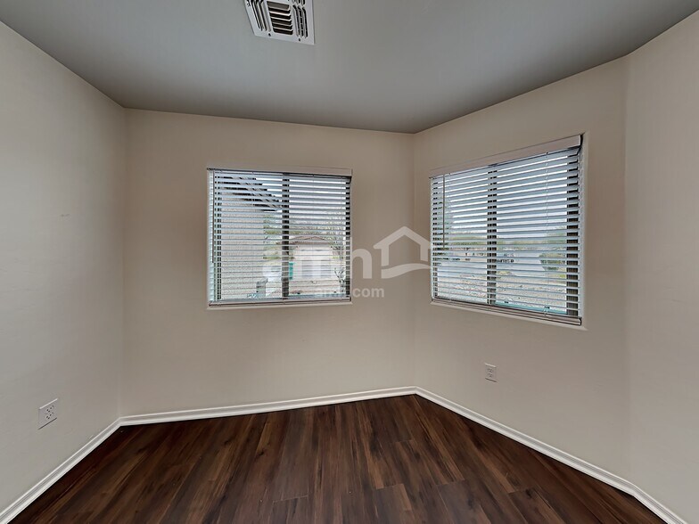 Building Photo - 866 E Ashburn Mountain Dr