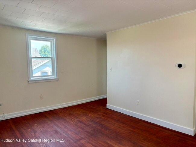 Building Photo - 56 Cedar St