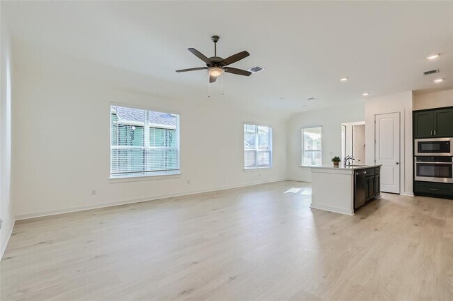 Building Photo - 100 Cherry Sage Cv