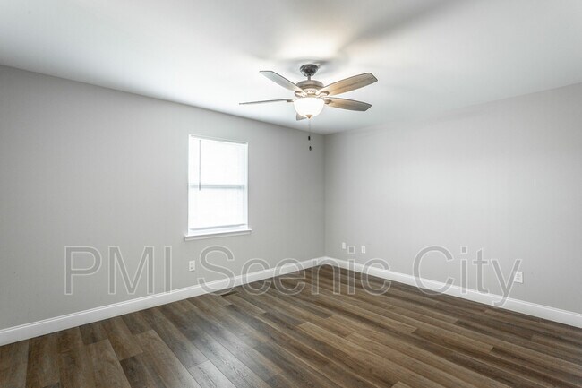 Building Photo - 8128 Fallen Maple Dr