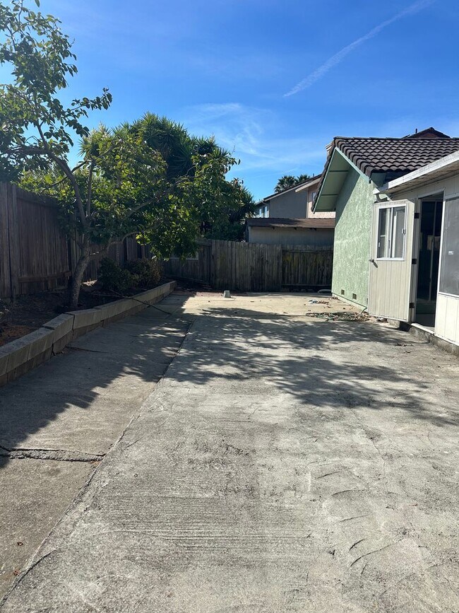 Building Photo - 3 Bedroom 2 Bath home in Vallejo