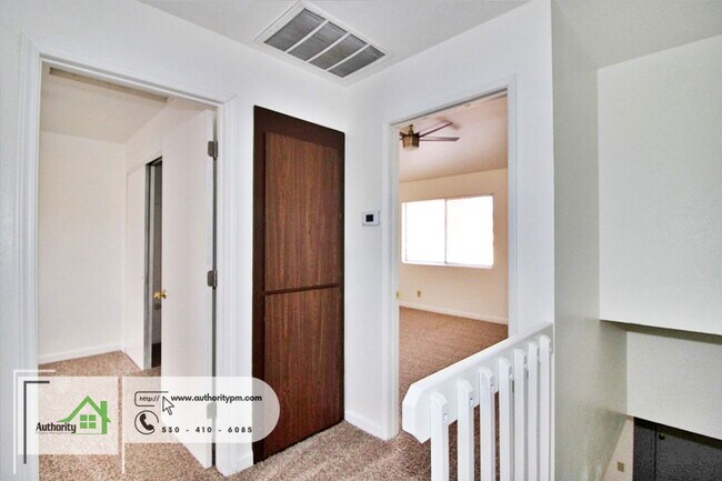 Building Photo - 2750 Shasta View Dr