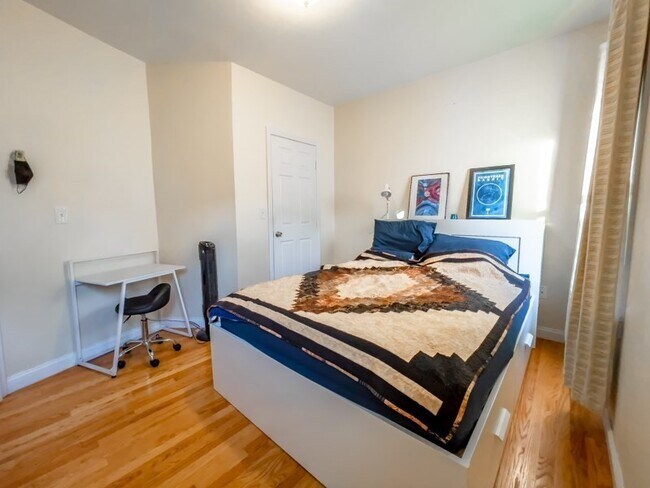 Building Photo - 153 Amory St