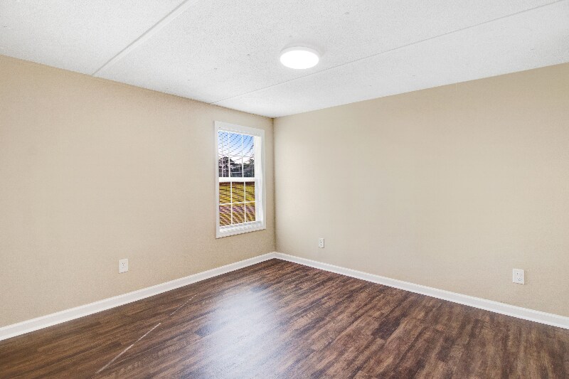 Building Photo - 2379C US13N