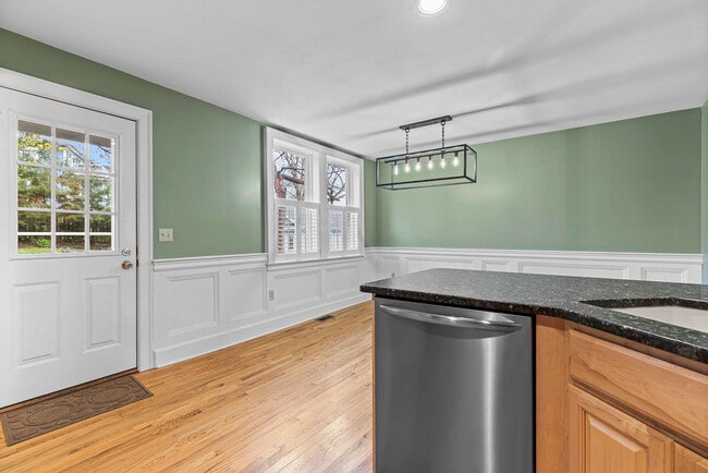 Building Photo - 44 Jordan St