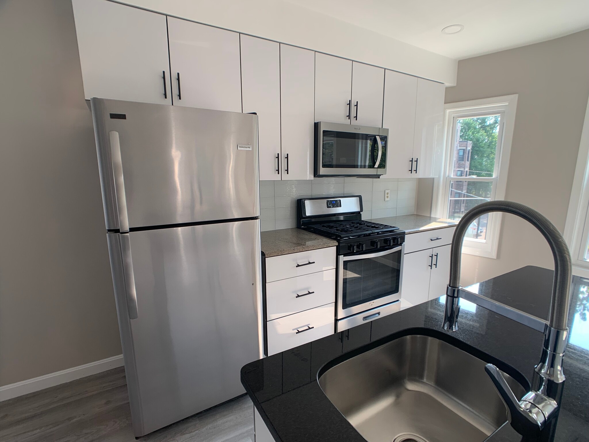 Building Photo - 66 Quint Ave