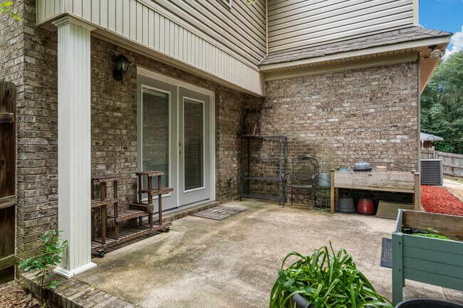Building Photo - 6204 Perry Ave