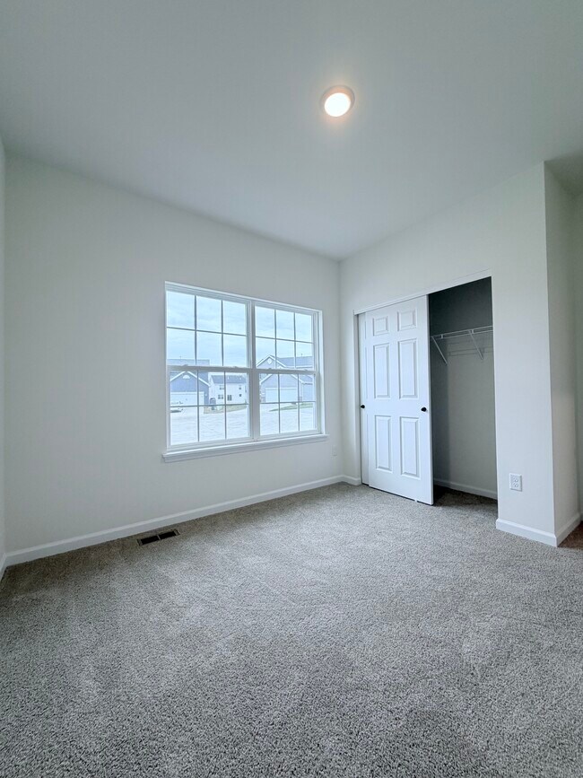 Building Photo - 810 Colony Rdg Ct