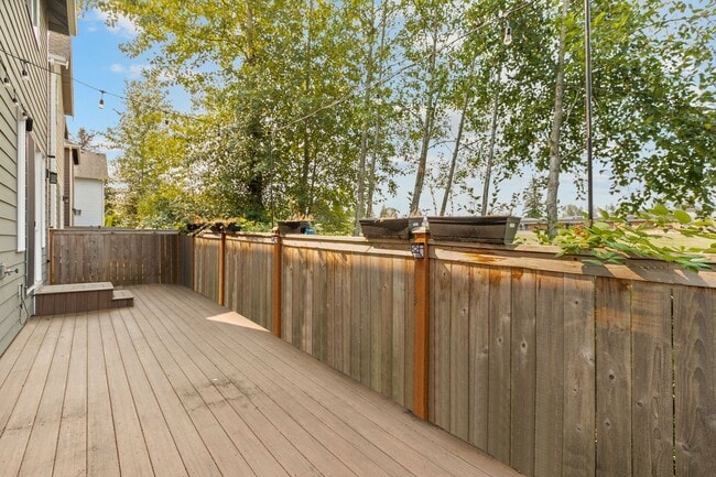 Building Photo - 3Bd/2.5Ba Lynnwood Home