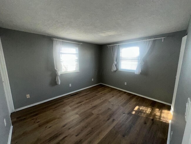 Building Photo - 3535 Paris Blvd