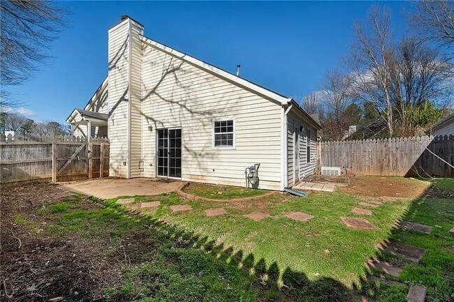 Building Photo - 2025 Brittania Cir