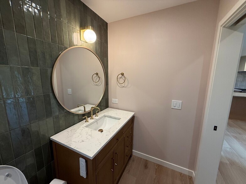 Building Photo - 5780 Violeta Ave