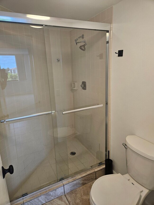 Building Photo - Move-In Special! Get November FREE When You Sign a 1-Year Lease!