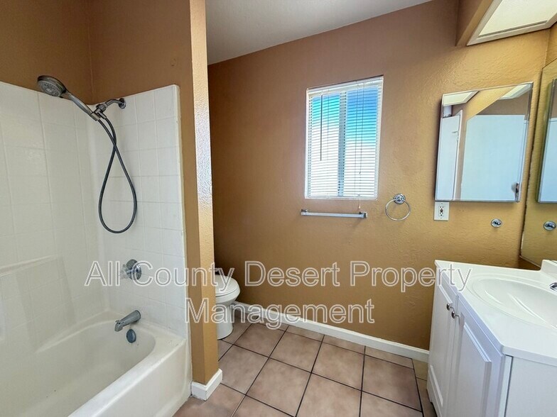 Building Photo - 79891 Ave 42