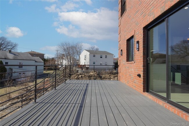 Building Photo - 7 Victoria Ln