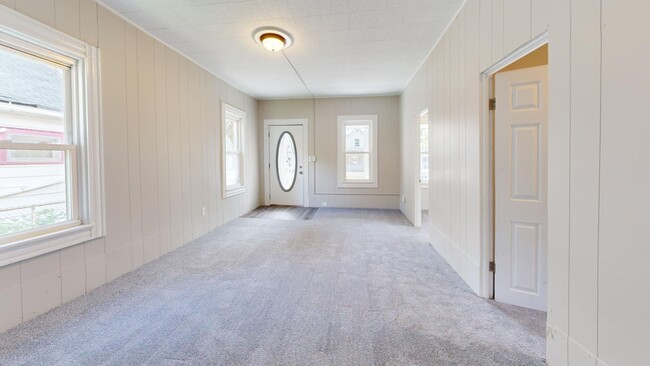 Building Photo - Cudell neighborhood. - 2 bedroom/1 bathroo...