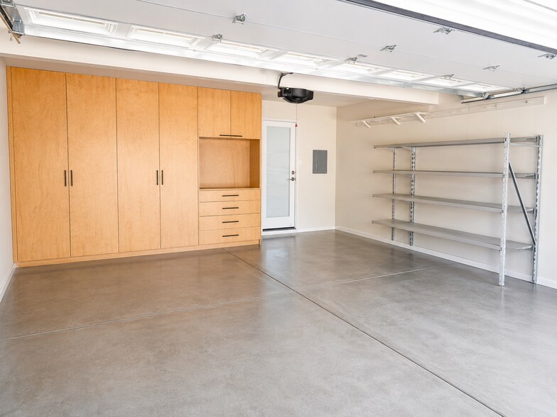Building Photo - 103 Brittany Dr