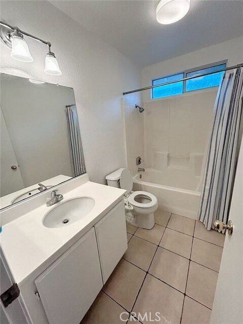 Building Photo - 15865 Flamingo Dr