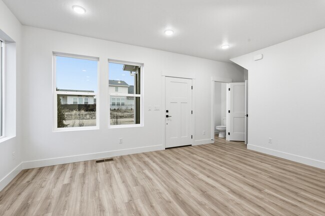 Building Photo - 2144 E Deep Purple Ln