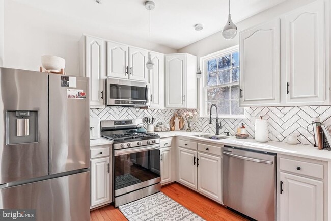 Building Photo - 7510 E Plateau Dr