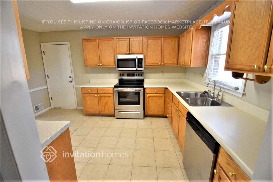 Building Photo - 2501 Whitebluff Way