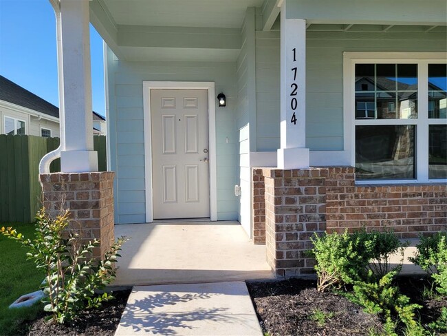 Building Photo - 17204 Adoro Dr