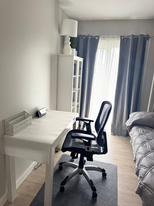 Building Photo - 61 Southgate Course