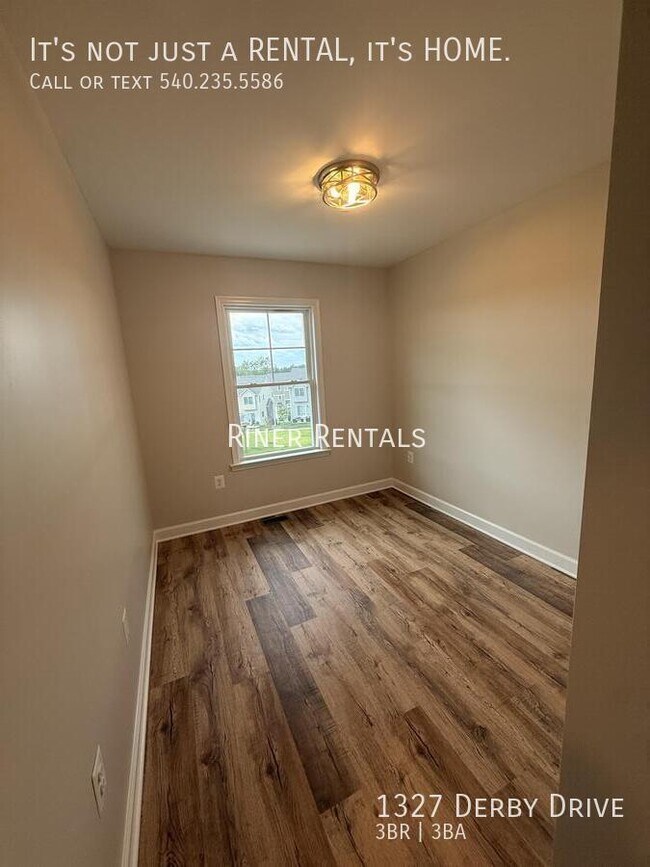 Building Photo - 1327 Derby Dr